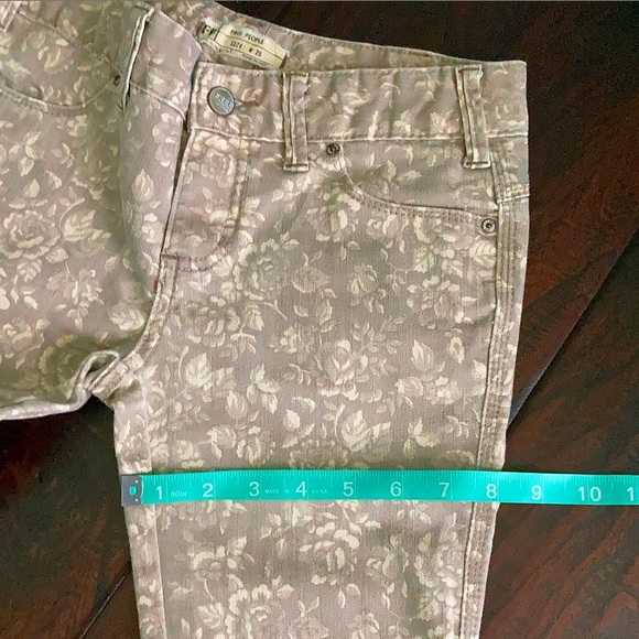 Like New Free People Millenium Floral Jeans - Picture 7 of 7